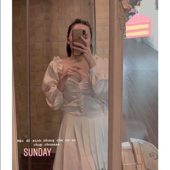 La Soie Crop Silk Blouse - Picture 4 of 8